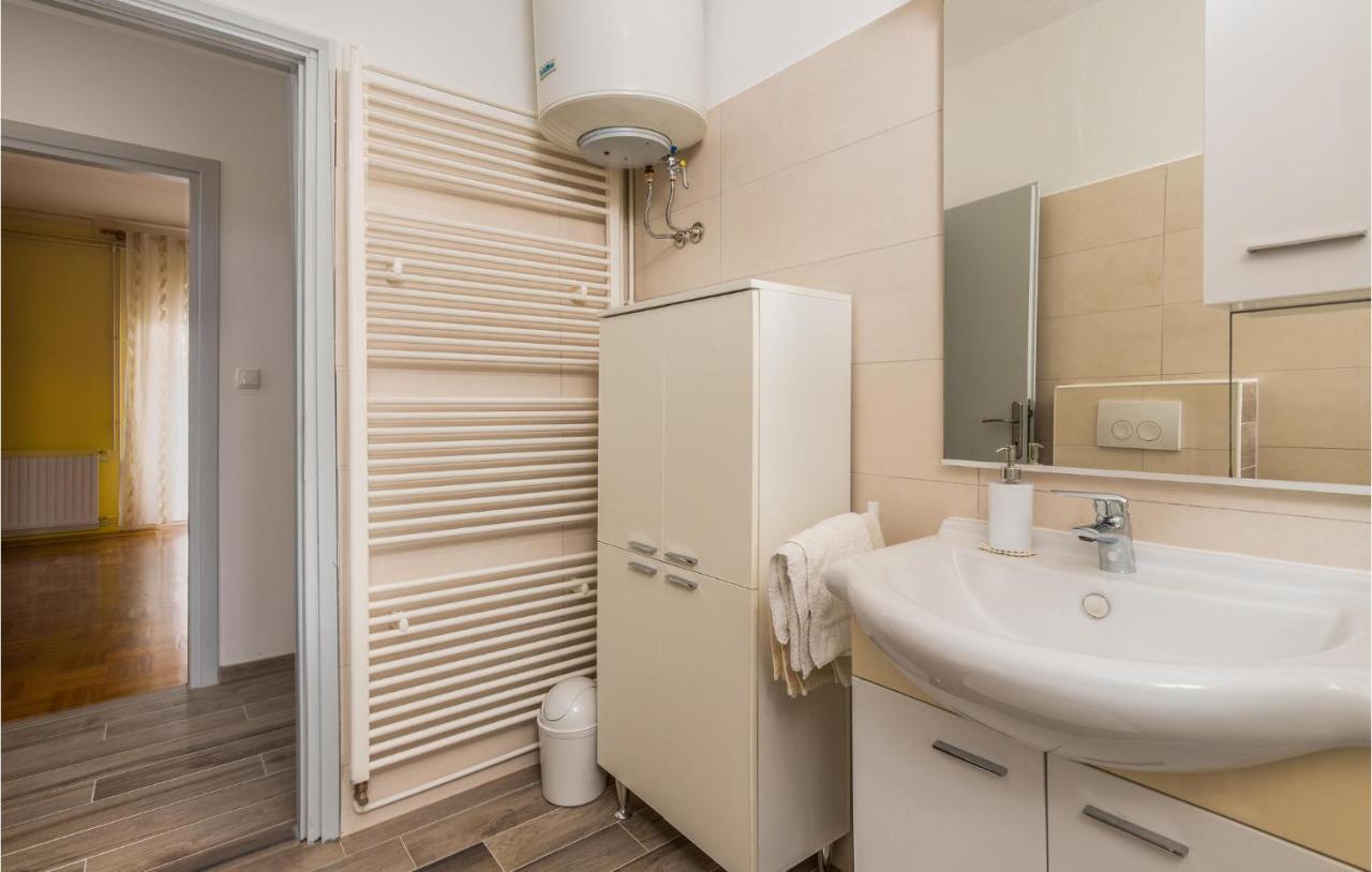 Stunning Apartment In Krk With Kitchen Krk Town Dış mekan fotoğraf